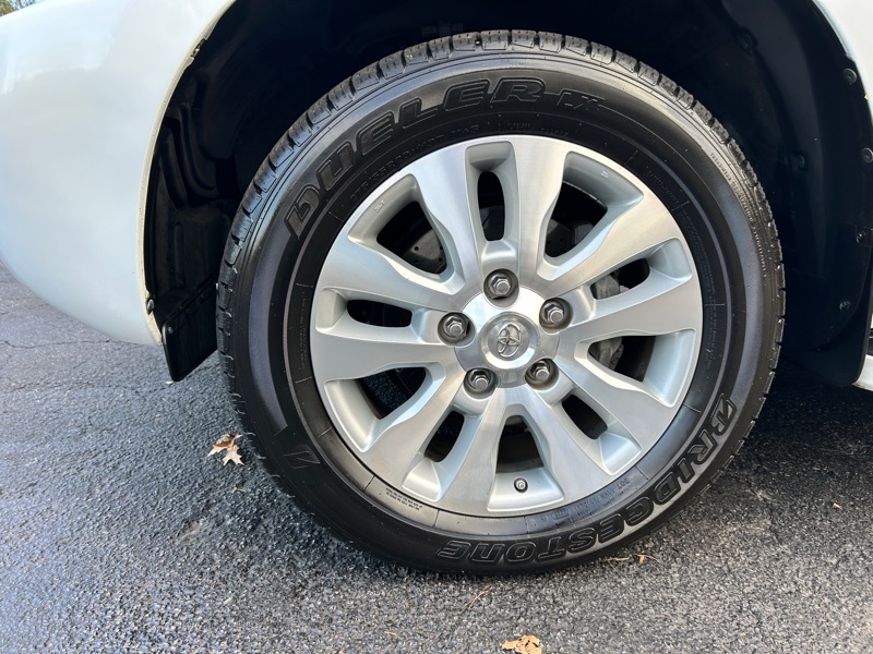 Toyota Sequoia Plantium 4WD 2015