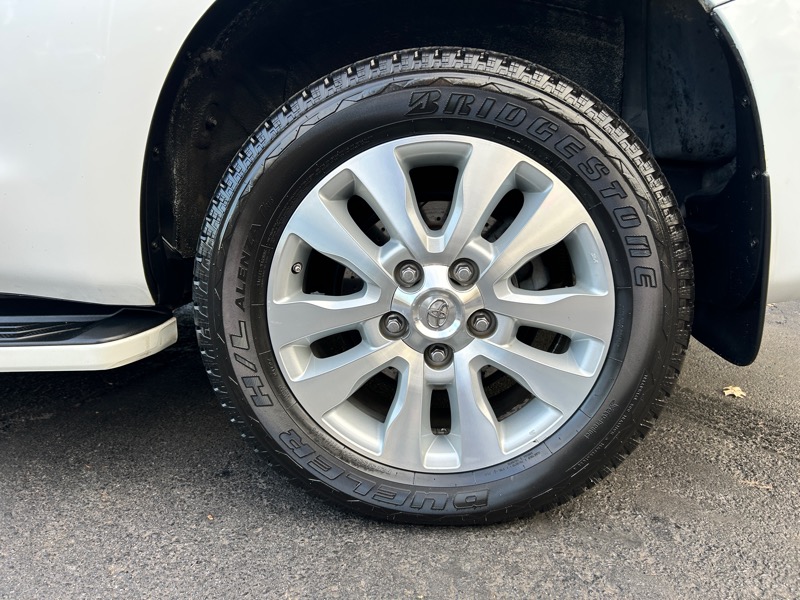 Toyota Sequoia Plantium 4WD 2015