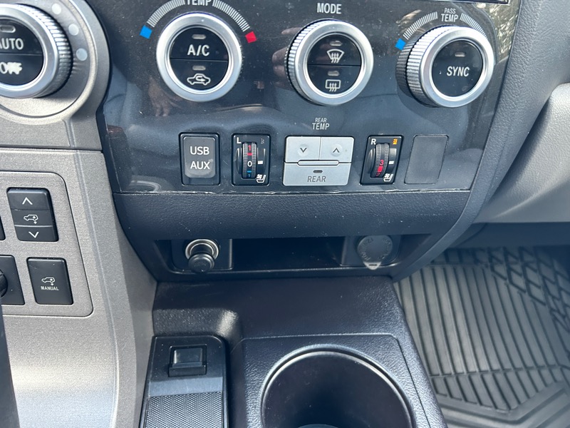 Toyota Sequoia Plantium 4WD 2015