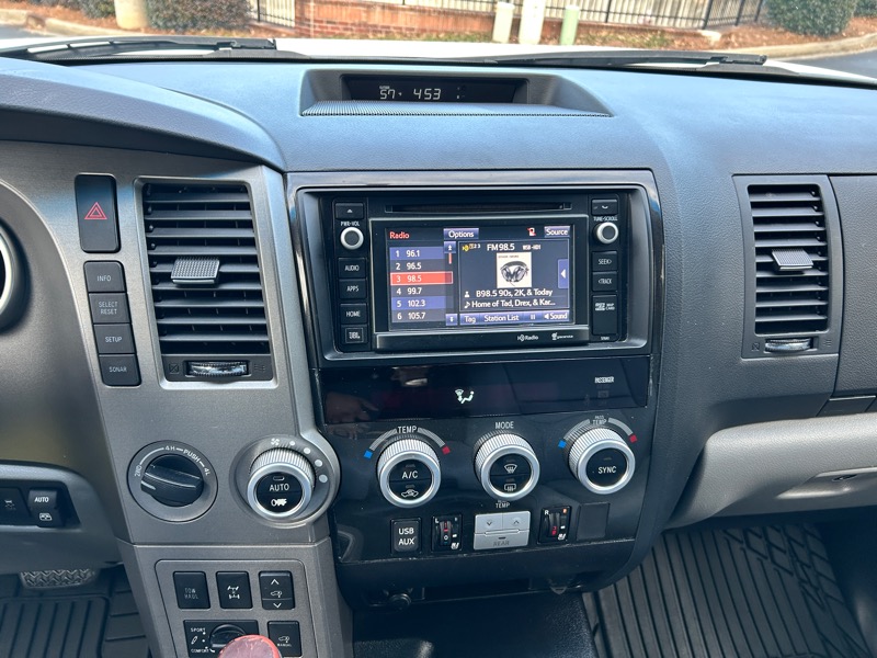 Toyota Sequoia Plantium 4WD 2015