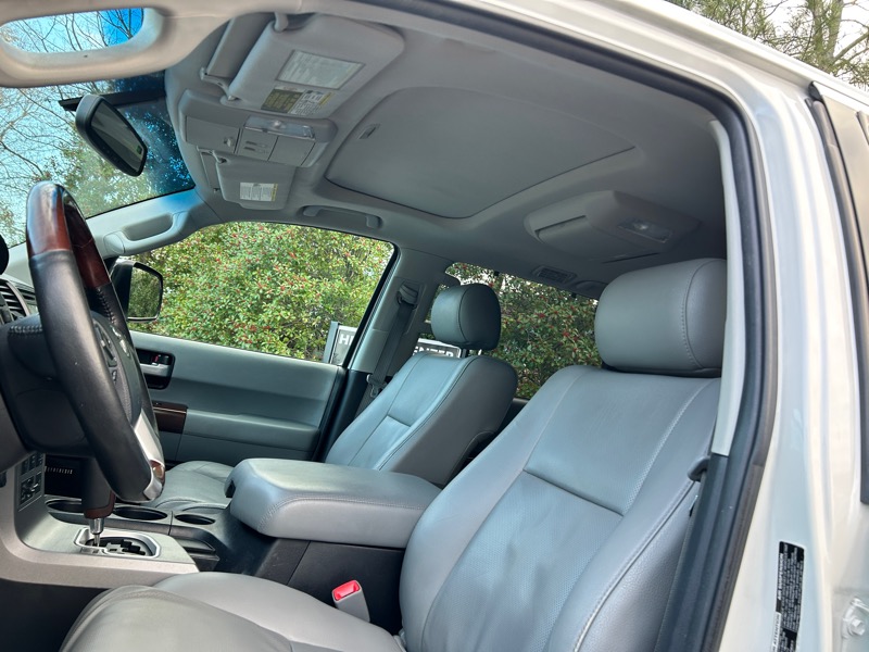 Toyota Sequoia Plantium 4WD 2015