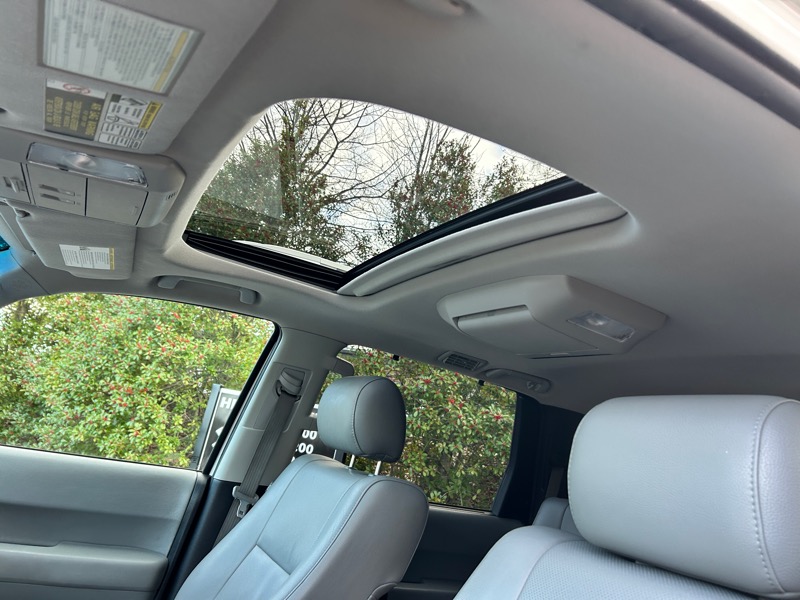 Toyota Sequoia Plantium 4WD 2015