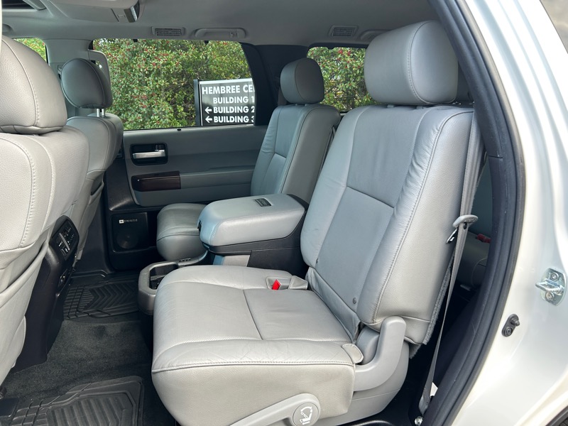 Toyota Sequoia Plantium 4WD 2015