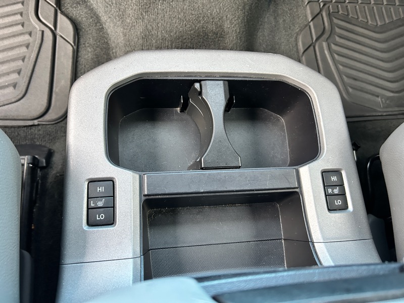 Toyota Sequoia Plantium 4WD 2015