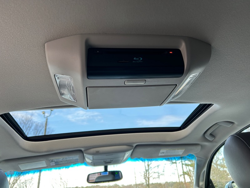 Toyota Sequoia Plantium 4WD 2015