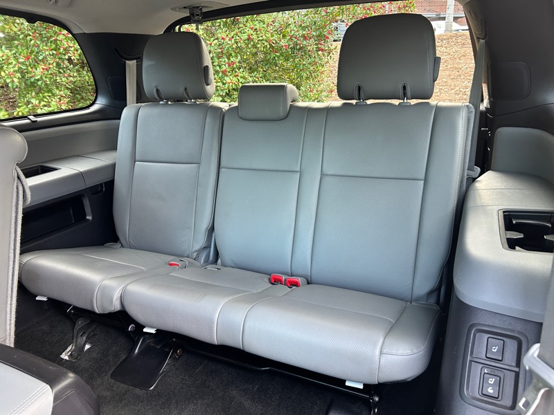 Toyota Sequoia Plantium 4WD 2015