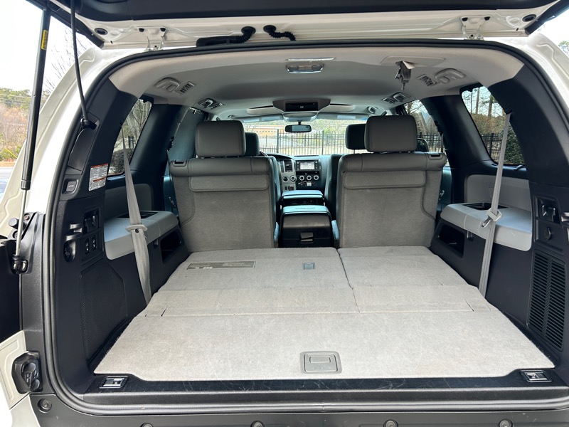 Toyota Sequoia Plantium 4WD 2015