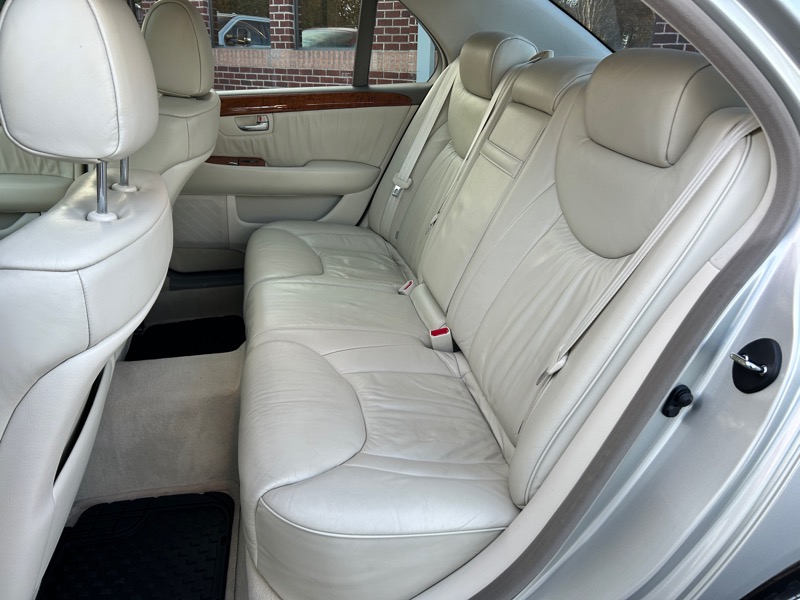 Lexus LS 430 Sedan 2001