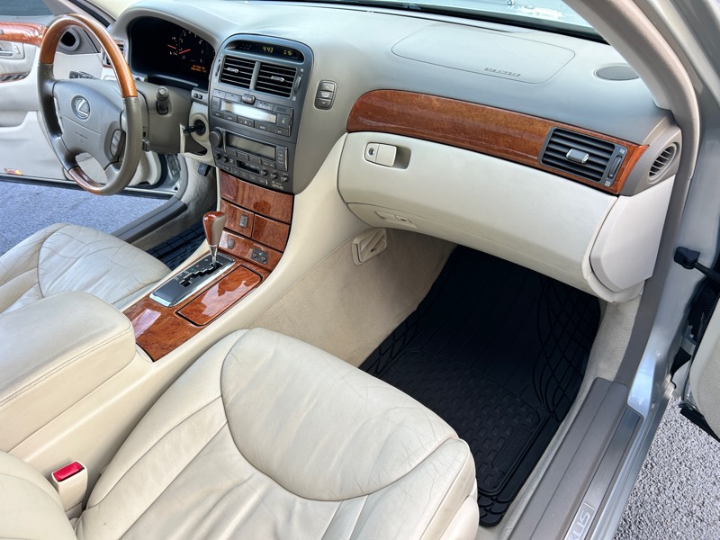Lexus LS 430 Sedan 2001