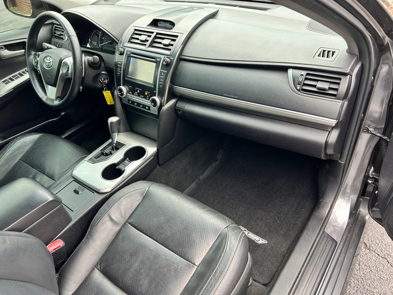 Toyota Camry SE 2014