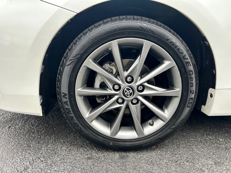 Toyota Prius V Three 2016