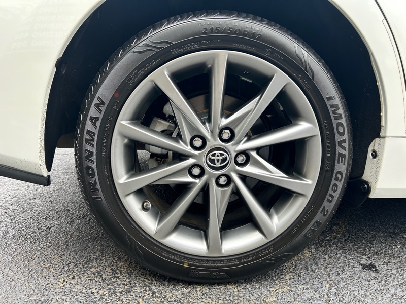 Toyota Prius V Three 2016