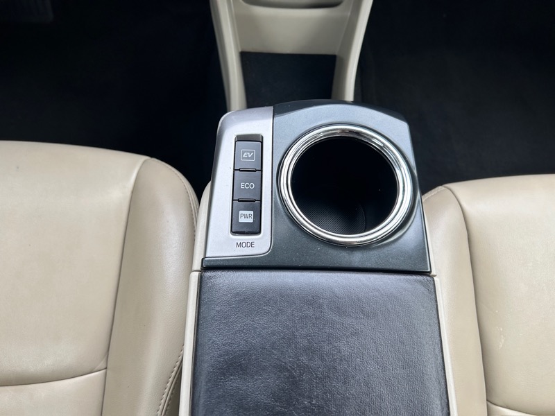 Toyota Prius V Three 2016