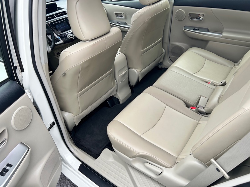 Toyota Prius V Three 2016