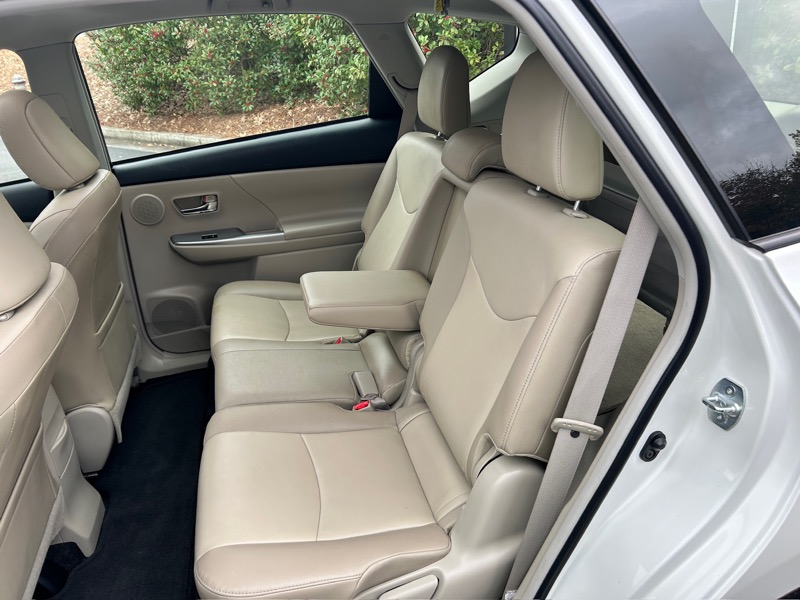 Toyota Prius V Three 2016