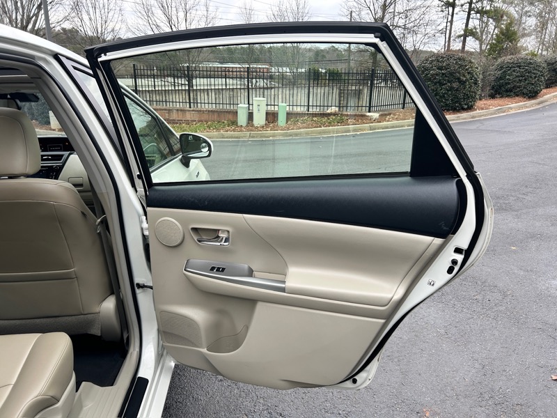 Toyota Prius V Three 2016