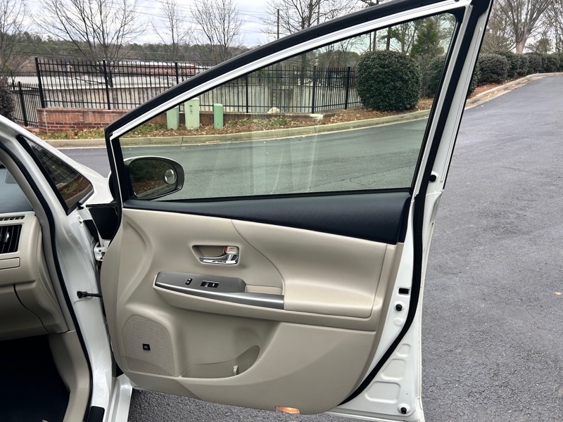 Toyota Prius V Three 2016