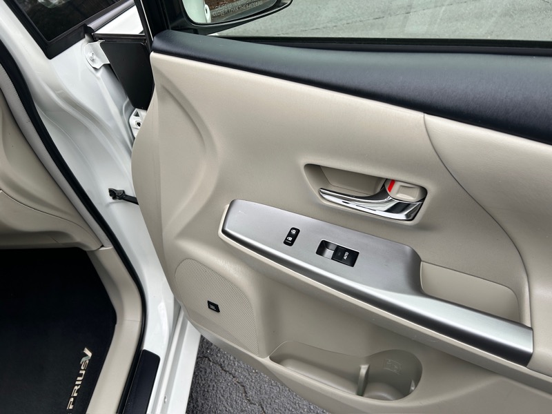 Toyota Prius V Three 2016