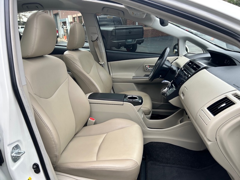 Toyota Prius V Three 2016