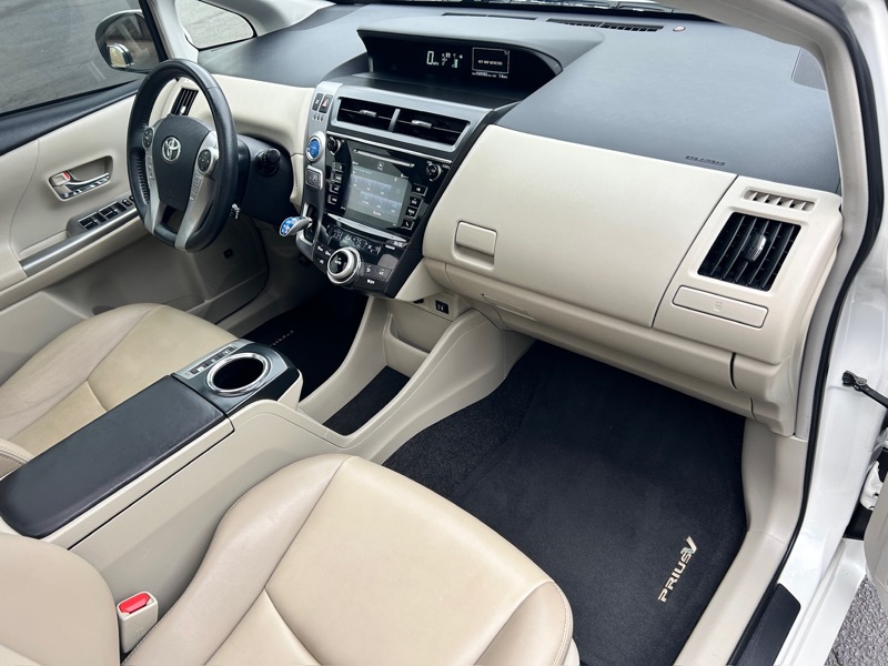 Toyota Prius V Three 2016