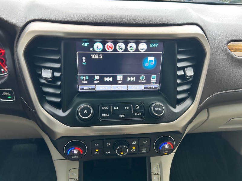 GMC Acadia Denali AWD 2017