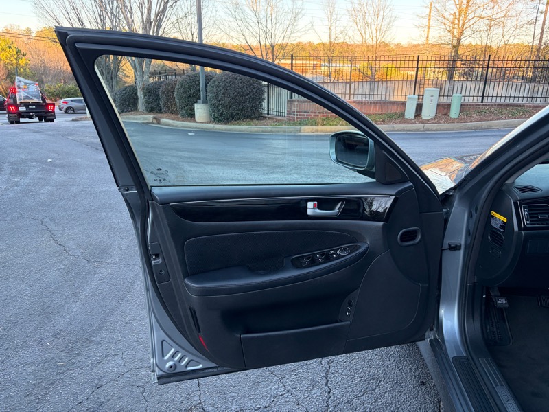 Hyundai Genesis 3.8L 2013