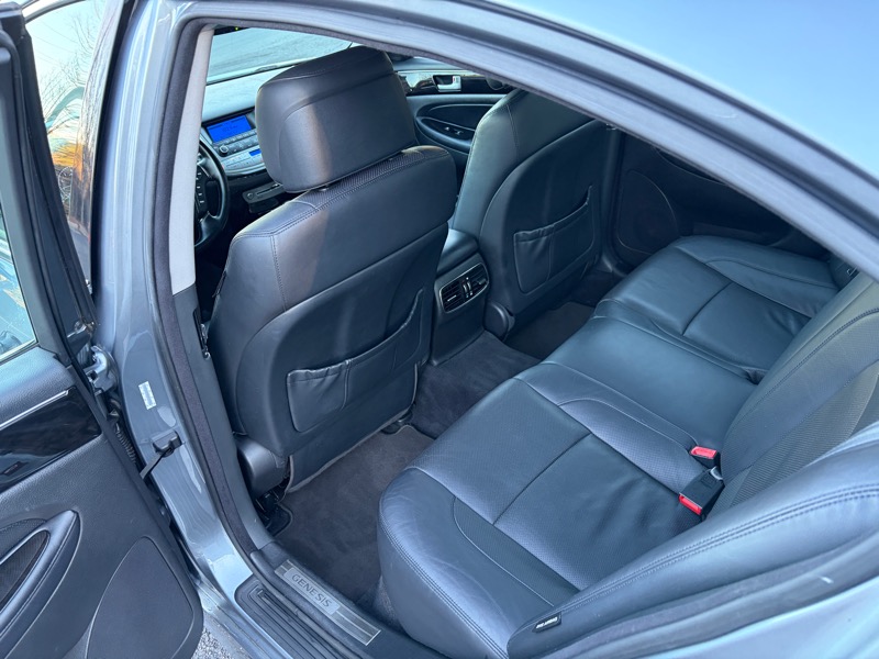 Hyundai Genesis 3.8L 2013