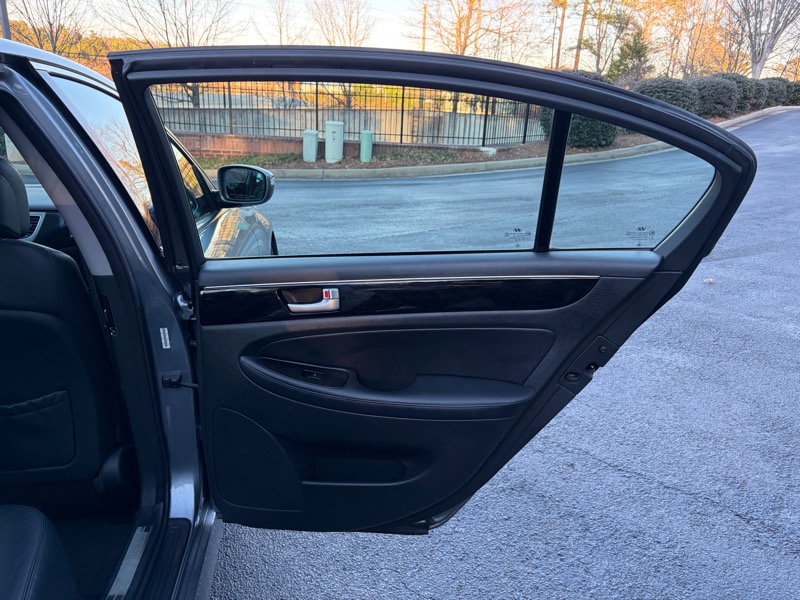 Hyundai Genesis 3.8L 2013