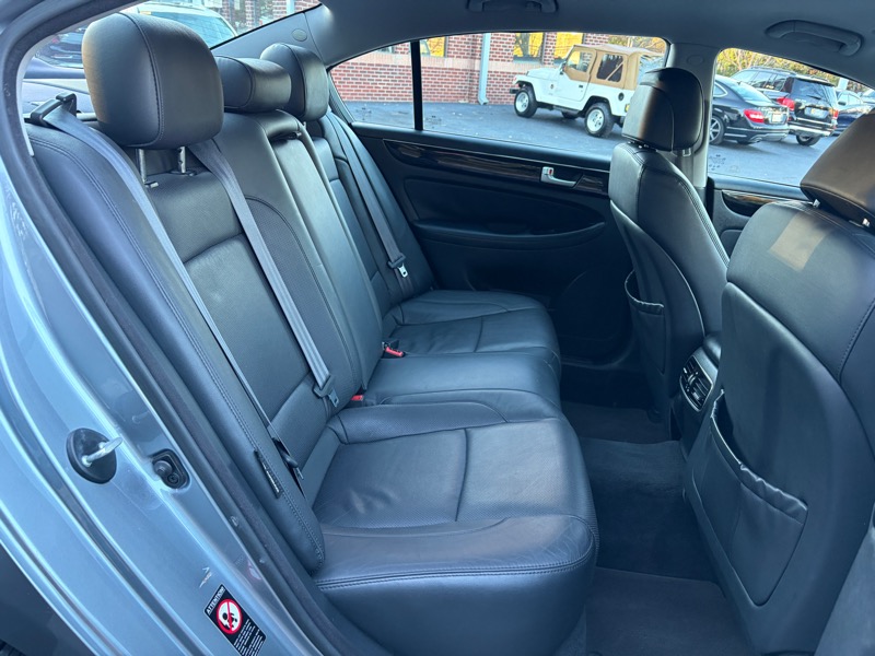 Hyundai Genesis 3.8L 2013