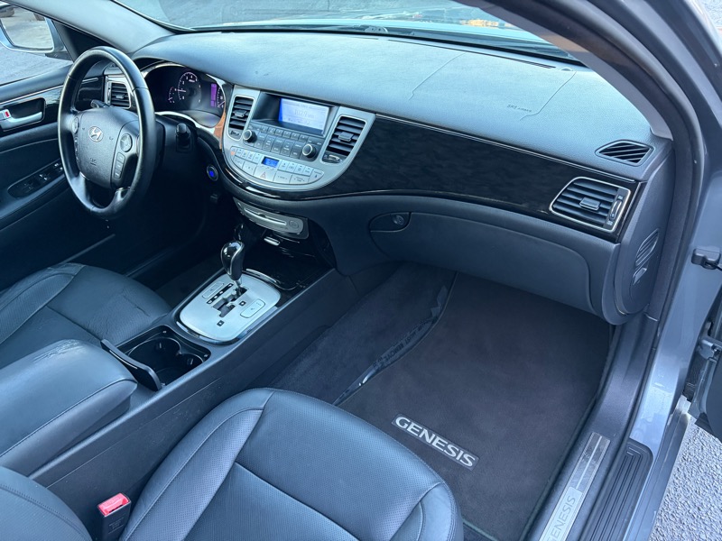 Hyundai Genesis 3.8L 2013
