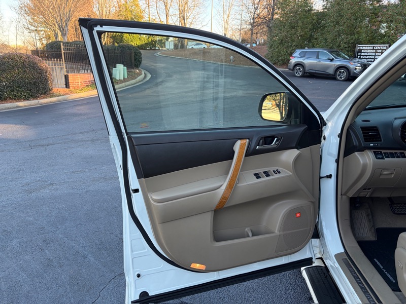 Toyota Highlander Hybrid Limited 4WD 2010