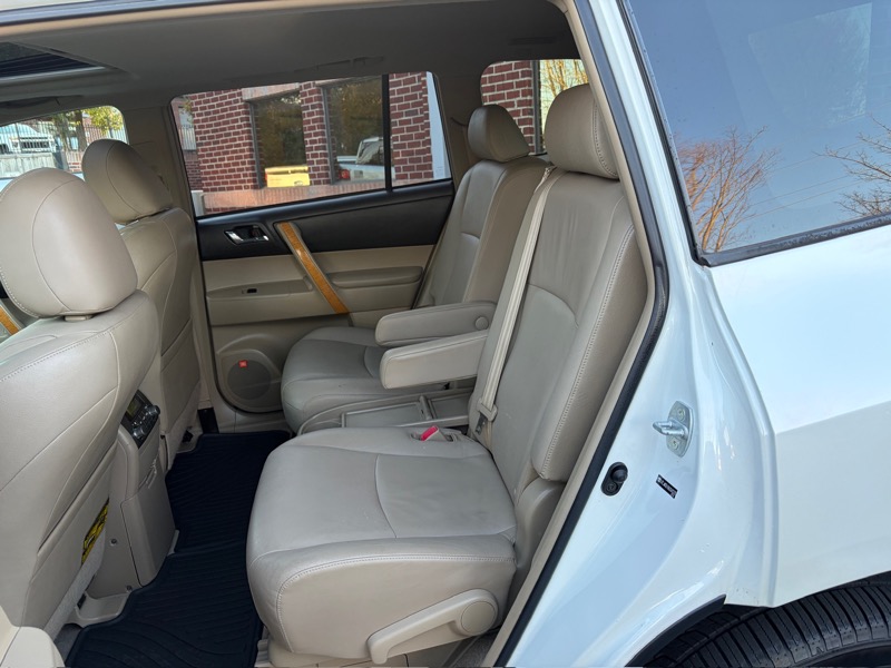 Toyota Highlander Hybrid Limited 4WD 2010