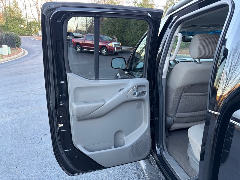 Nissan Frontier LE Crew Cab Long Bed 2WD 2007