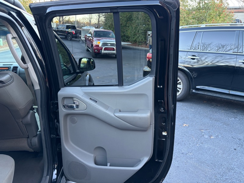 Nissan Frontier LE Crew Cab Long Bed 2WD 2007