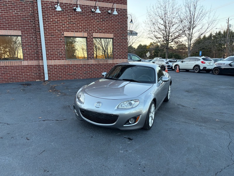 Mazda MX-5 Miata Grand Touring 2011