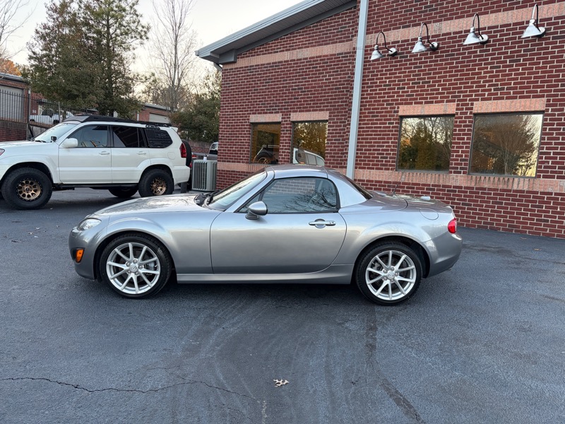 Mazda MX-5 Miata Grand Touring 2011
