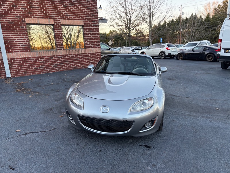 Mazda MX-5 Miata Grand Touring 2011
