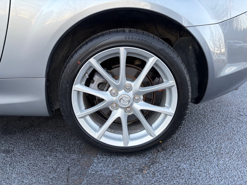 Mazda MX-5 Miata Grand Touring 2011