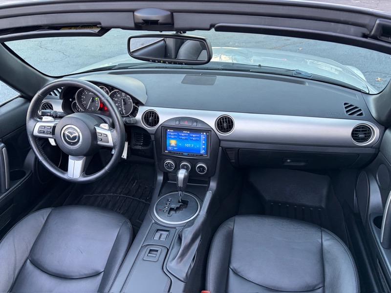 Mazda MX-5 Miata Grand Touring 2011