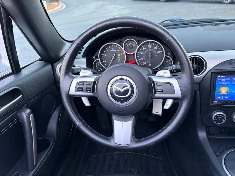 Mazda MX-5 Miata Grand Touring 2011