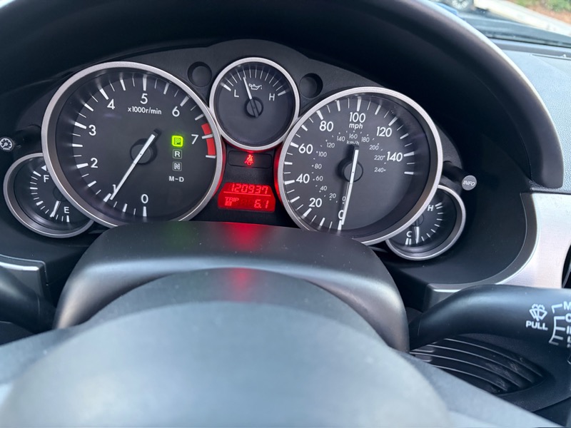 Mazda MX-5 Miata Grand Touring 2011