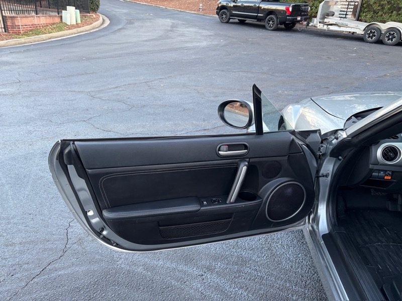 Mazda MX-5 Miata Grand Touring 2011