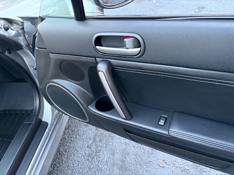 Mazda MX-5 Miata Grand Touring 2011