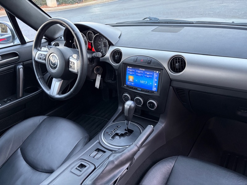 Mazda MX-5 Miata Grand Touring 2011