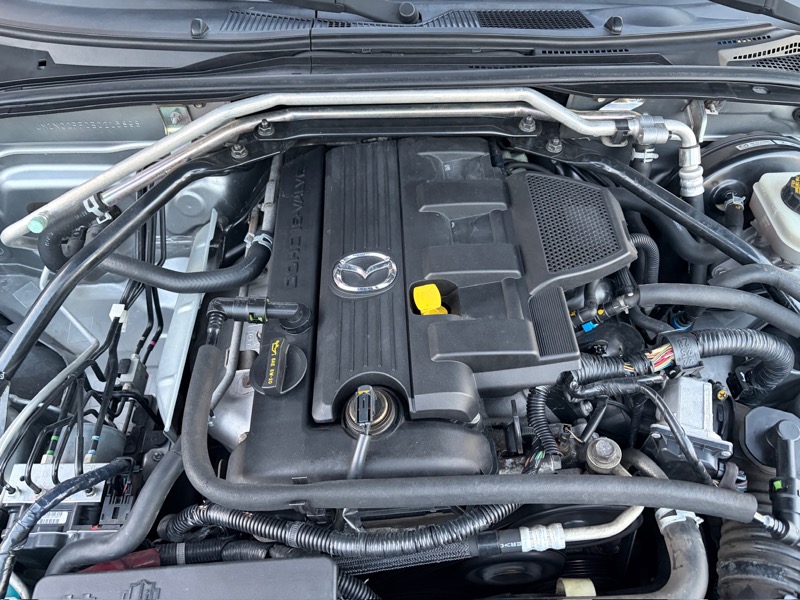 Mazda MX-5 Miata Grand Touring 2011