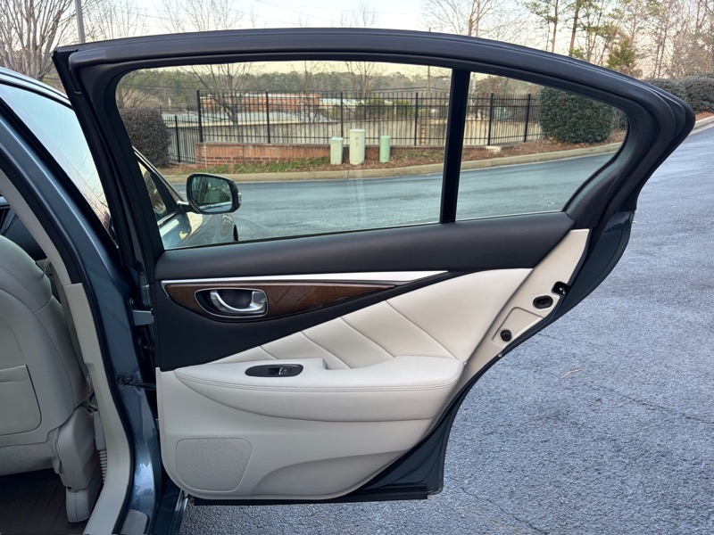 Infiniti Q50 Sport 2015