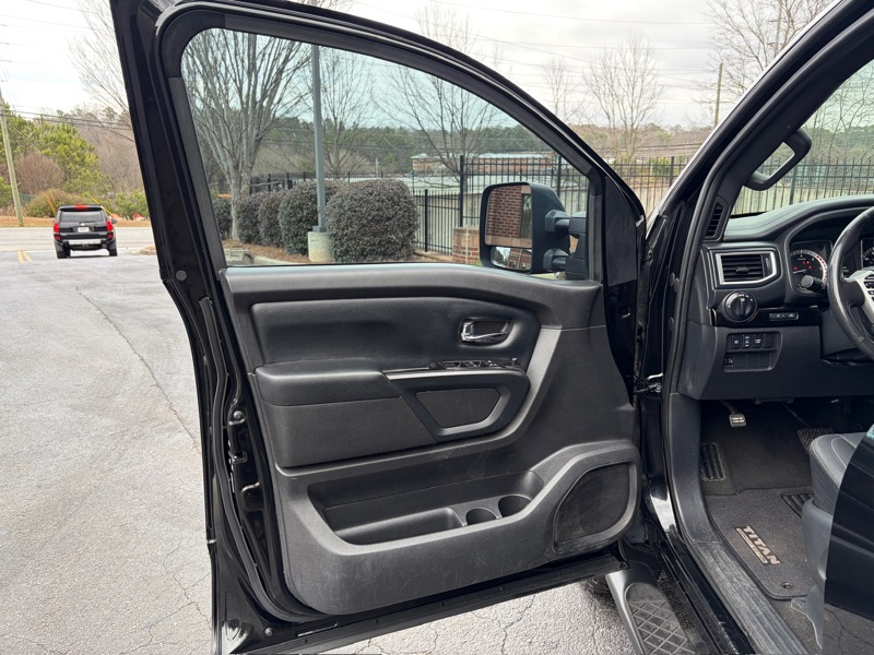 Nissan Titan XD 4x4 Diesel Crew Cab SV 2018