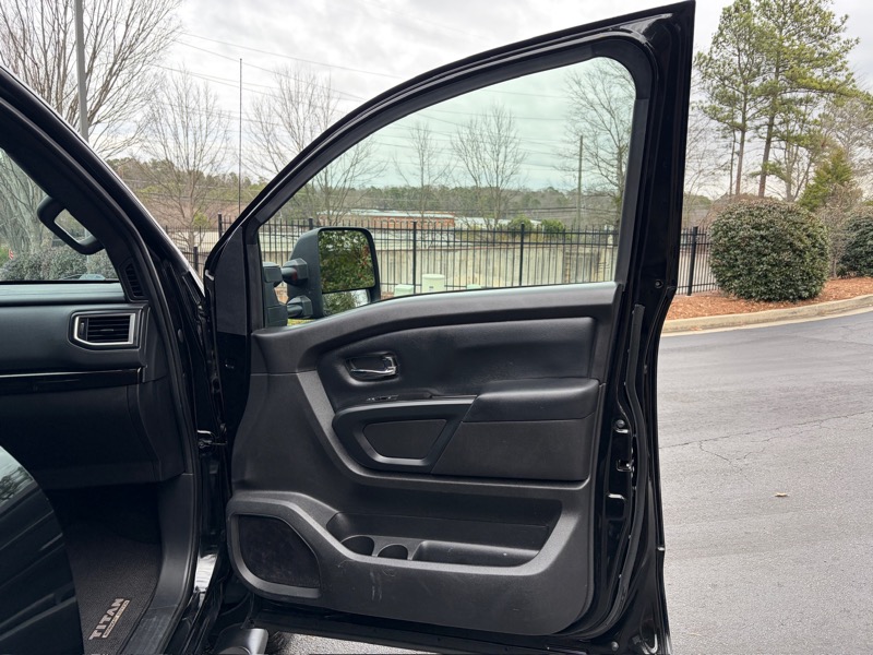 Nissan Titan XD 4x4 Diesel Crew Cab SV 2018