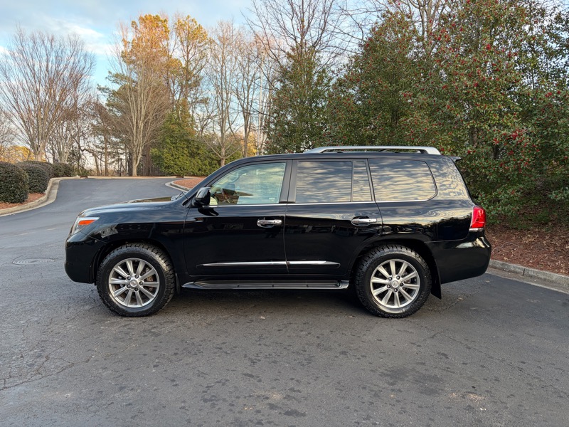 Lexus LX 570 Sport Utility 2011