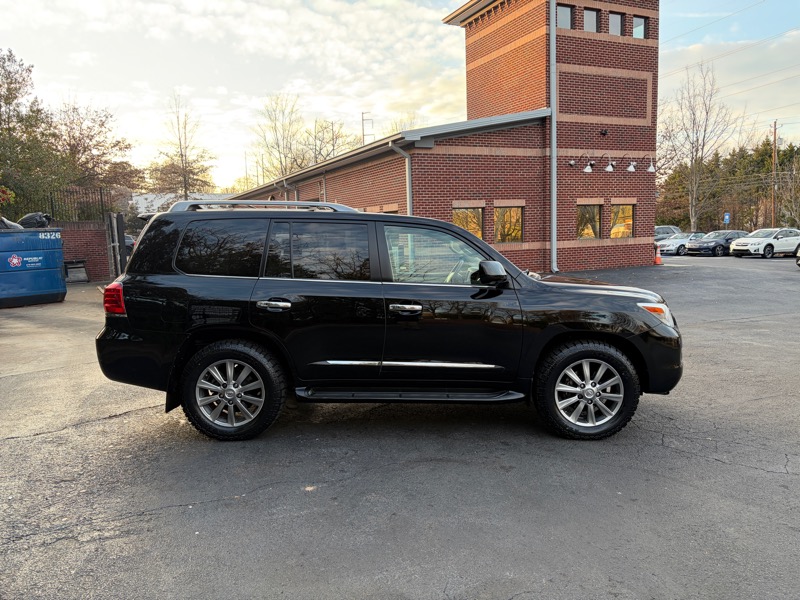Lexus LX 570 Sport Utility 2011